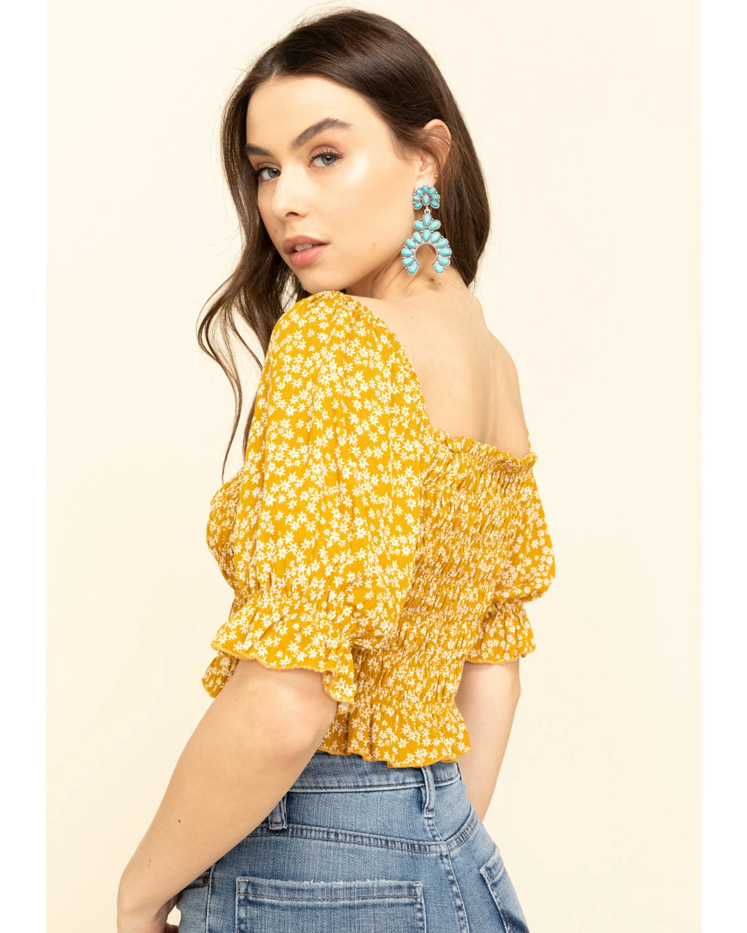 Loveriche Women's Floral Print Smocked Crop Top 2 Loveriche Women's Floral Print Smocked Crop Top - Image 2