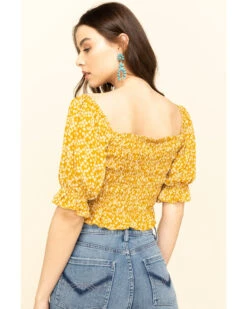 Loveriche Women's Floral Print Smocked Crop Top 10 Loveriche Women's Floral Print Smocked Crop Top -Ariat Western Outlet Store 2000327370 702 P5