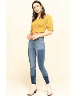 Loveriche Women's Floral Print Smocked Crop Top 11 Loveriche Women's Floral Print Smocked Crop Top -Ariat Western Outlet Store 2000327370 702 P6