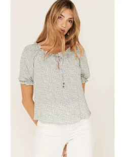 Jolt Women's Ditsy Floral Print Short Puff Sleeve Ruffle Shirt -Ariat Western Outlet Store 2000371506 341 P3