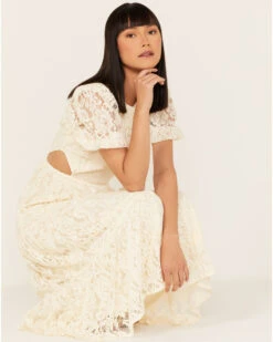 Flying Tomato Women's Just My Type Short Puff Sleeve Lace Midi Dress