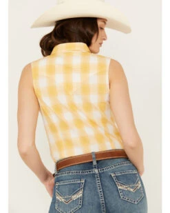 Wrangler Women's Gingham Sleeveless Snap Western Shirt -Ariat Western Outlet Store 2000382596 700 P4
