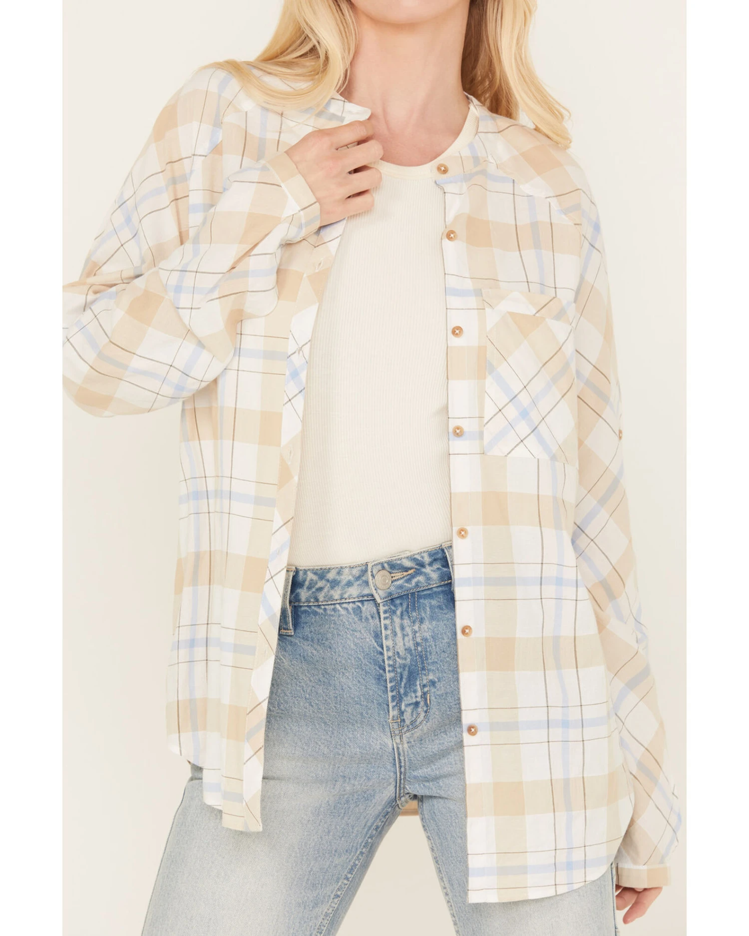 Cleo + Wolf Women's Oversized Plaid Print Button Up 3 Cleo + Wolf Women's Oversized Plaid Print Button Up - Image 3