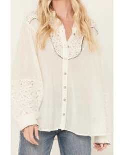 POL Women's Lace Yoke Long Sleeve Button Down Shirt -Ariat Western Outlet Store 2000393561 103 P3